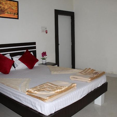 Ambhai Farmhouse Hotel Wada Buitenkant foto